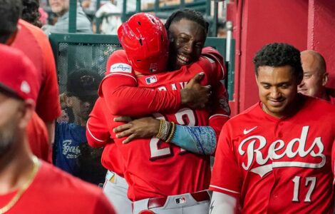 Bleday hits for cycle, De La Cruz also has 4 hits as Reds rout Diamondbacks 11-5